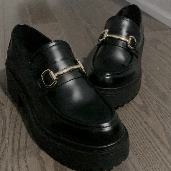 STEVE MADDEN BLACK LOAFERS FOR SALE!!! - Picture 2 of 5
